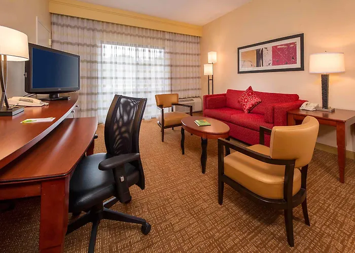 Courtyard By Marriott Raleigh Midtown