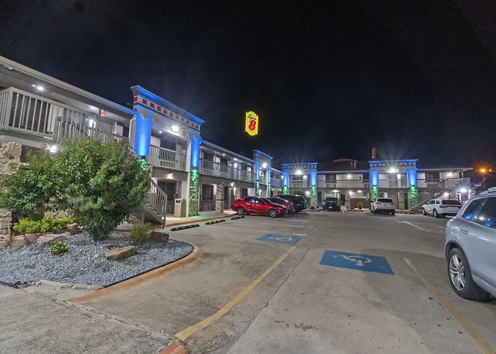 Super 8 By Wyndham Mcallen-La Plaza Mall-Downtown
