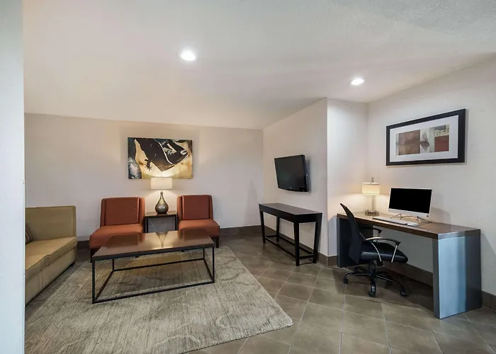 Quality Inn & Suites Garland - East Dallas