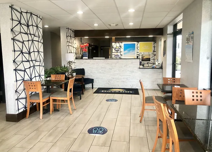 Days Inn By Wyndham Asheville Downtown North