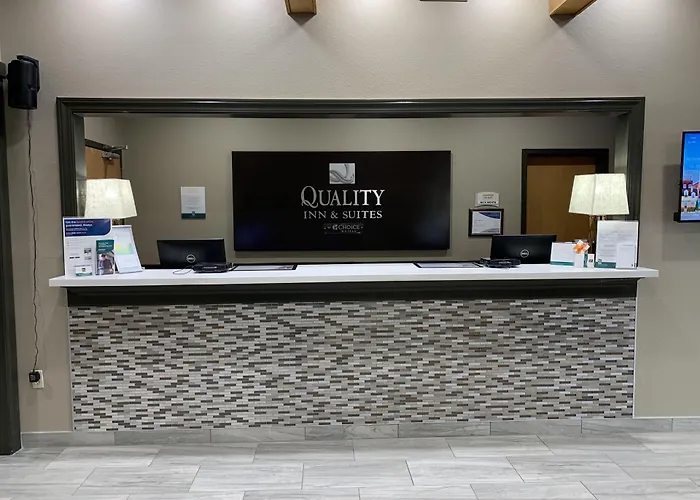 Quality Inn & Suites Hendersonville - Flat Rock