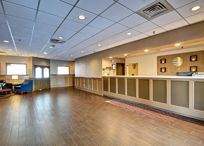 Comfort Inn & Suites Raphine - Lexington Near I-81 And I-64