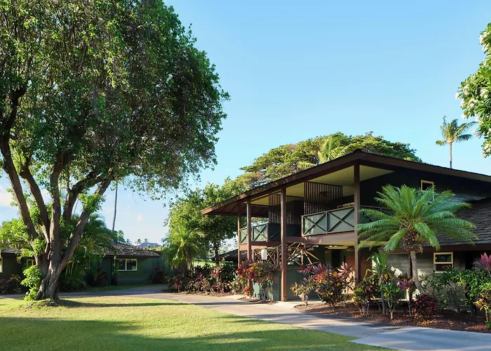 Royal Lahaina Resort & Bungalows
