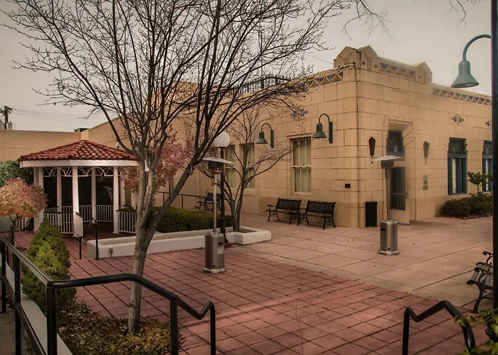 Hassayampa Inn
