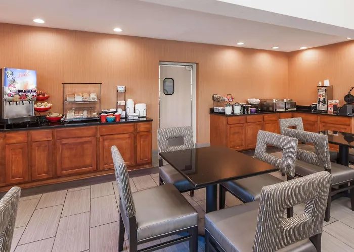 Wingate By Wyndham Canton-Hall Of Fame