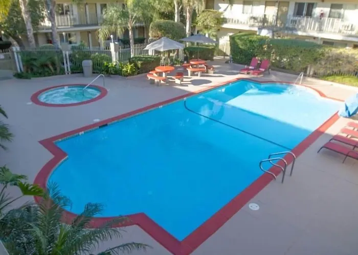 California Suites Hotel