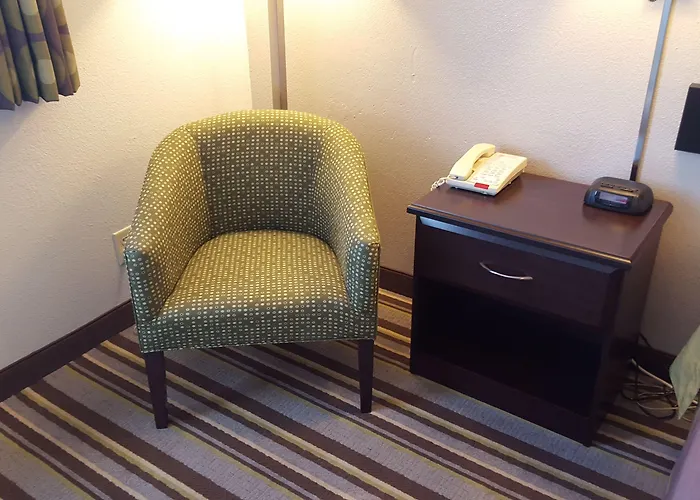 Super 8 By Wyndham Waynesboro