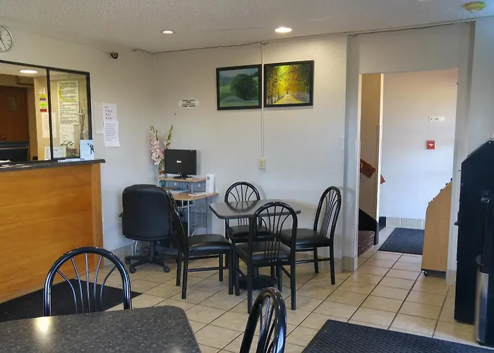 Super 8 By Wyndham Waynesboro