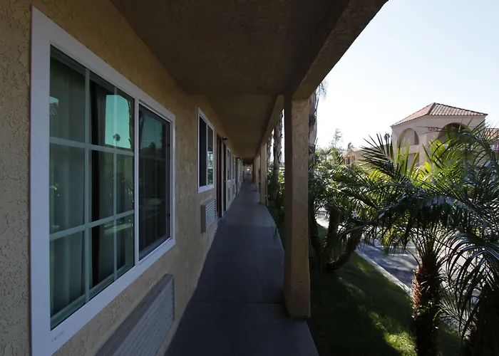 Welcome Inn Corona