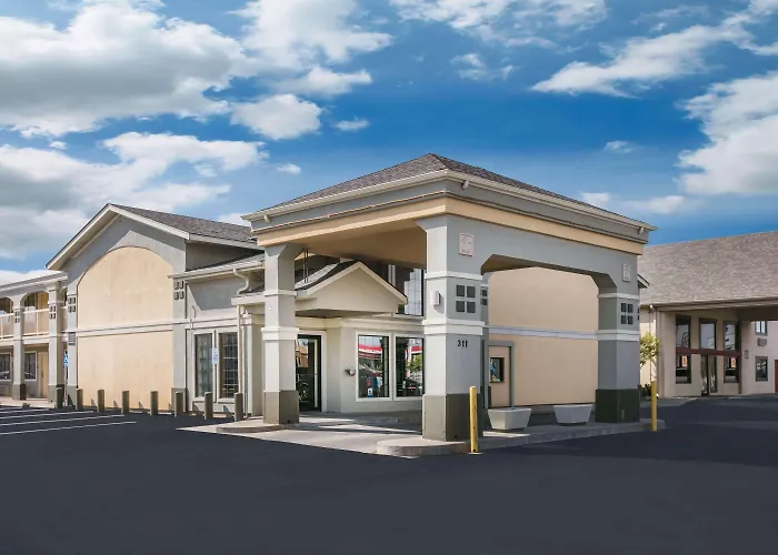 Super 8 By Wyndham Oklahoma Airport Fairgrounds West