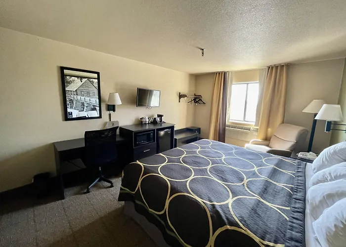 Super 8 By Wyndham Macon