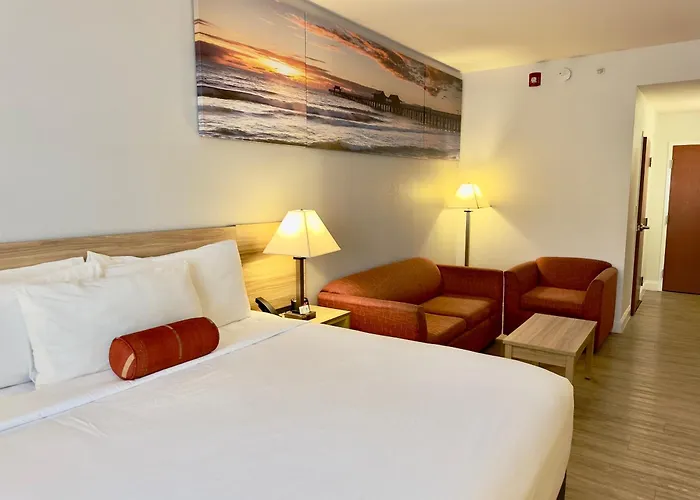 Days Inn & Suites By Wyndham Lakeland