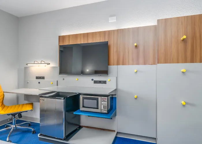 Microtel Inn & Suites By Wyndham Montgomery