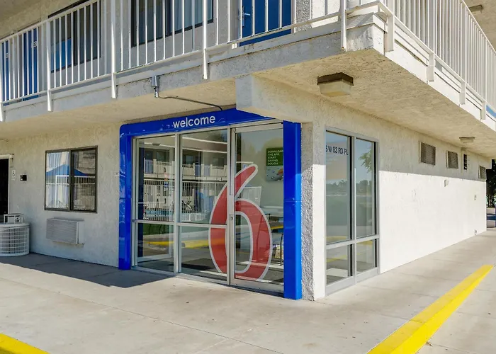 Motel 6 Thornton