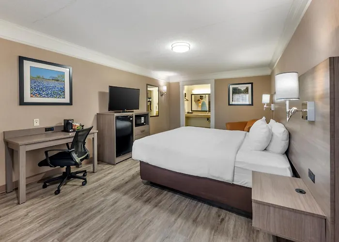Quality Inn Near Lake Marble Falls