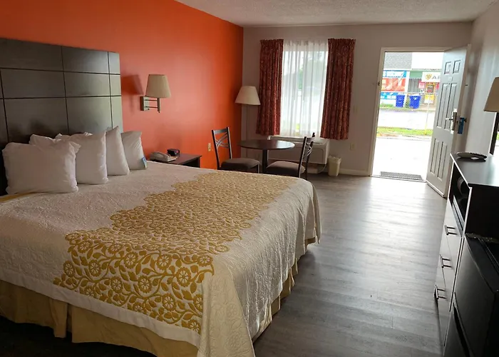 Days Inn By Wyndham Clinton