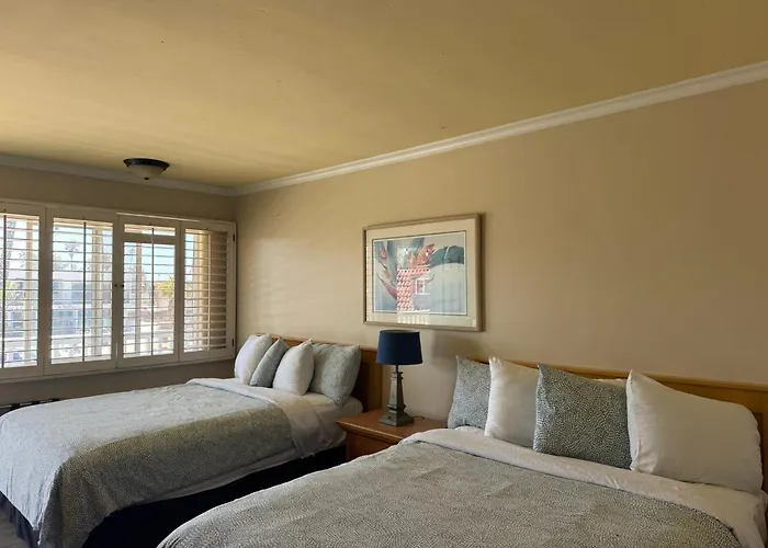 The Shores Inn
