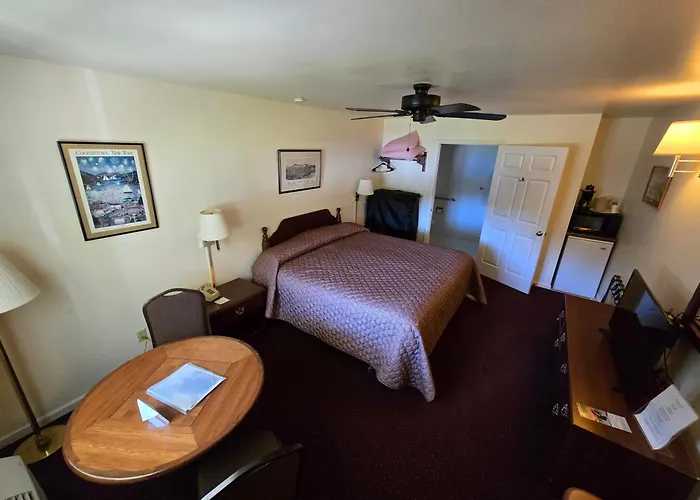 Lake View Motel