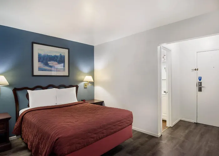 Rodeway Inn & Suites Sidney Historic Downtown I-80