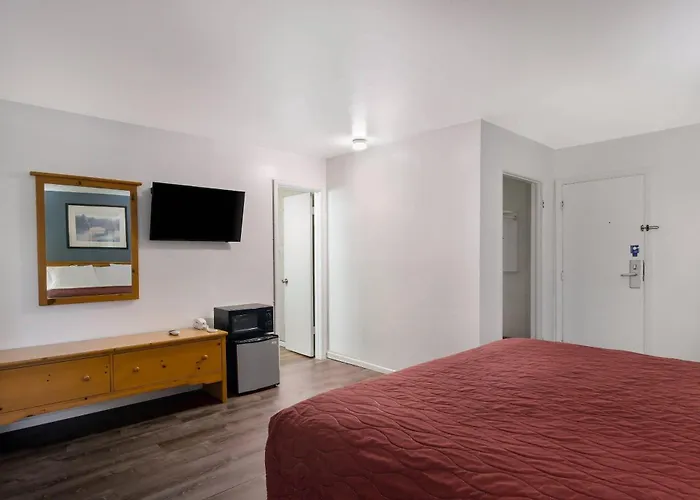 Rodeway Inn & Suites Sidney Historic Downtown I-80