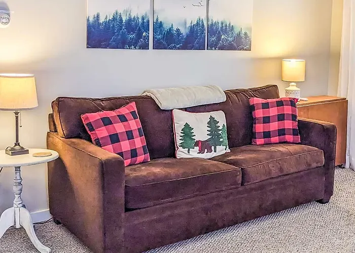 Cozy Ludlow Escape