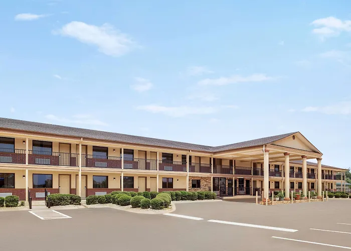 Days Inn By Wyndham Paris