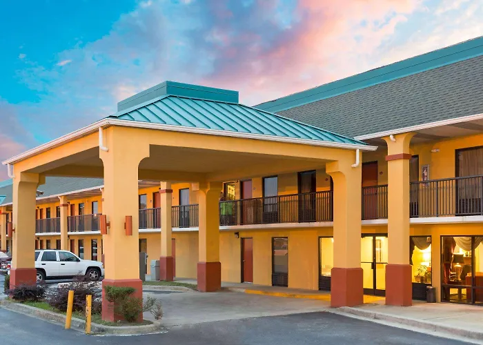Super 8 By Wyndham Orangeburg Near I-26