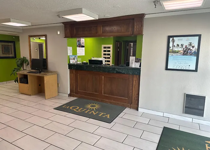 La Quinta Inn By Wyndham Omaha Southwest