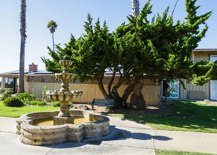 Silver Surf Motel