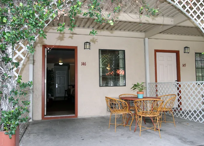 Family Garden Inn & Suites