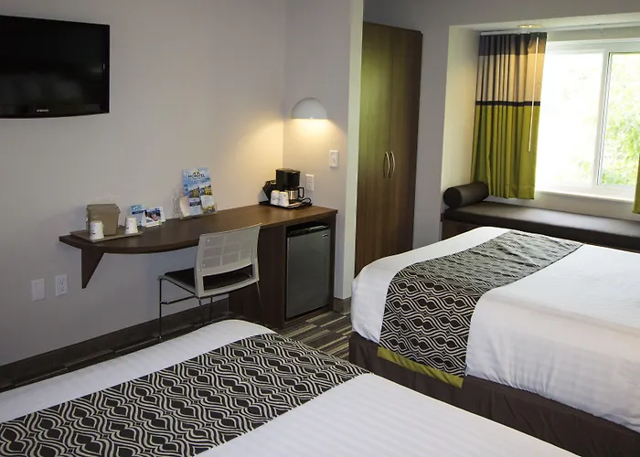 Microtel By Wyndham Victor