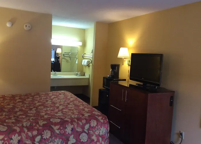 Days Inn By Wyndham York Alabama