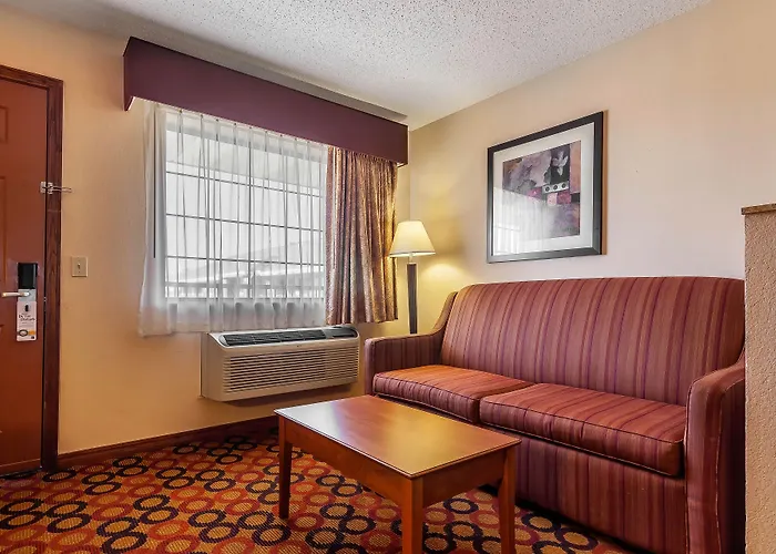 Quality Inn & Suites Owasso Us-169