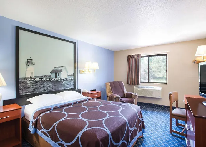 Super 8 By Wyndham Massena Ny