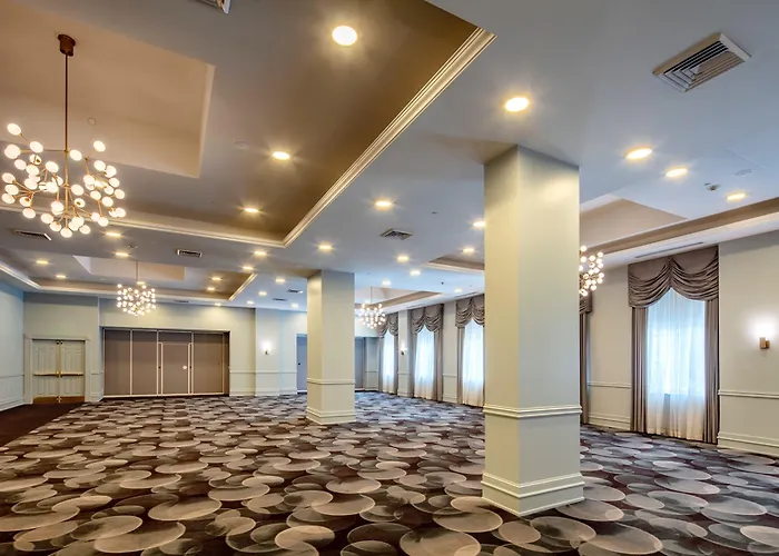 Collegian Hotel & Suites, Trademark Collection By Wyndham