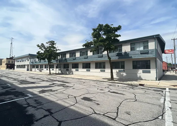 Days Inn By Wyndham Manitowoc