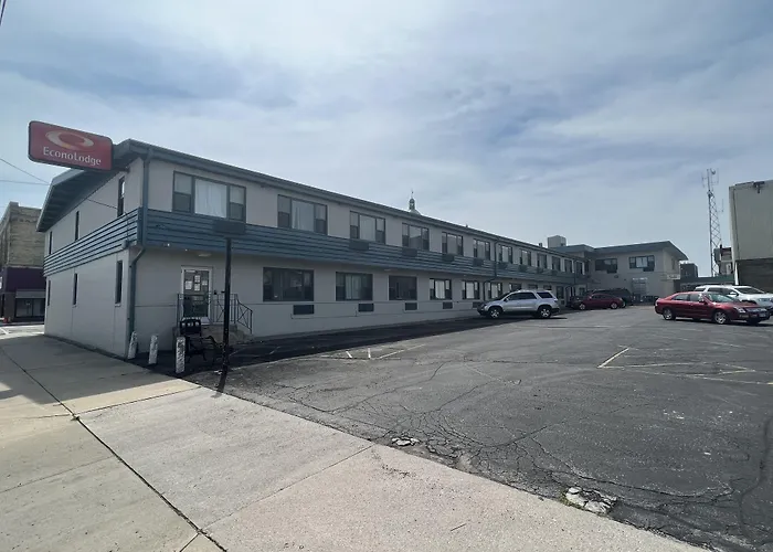 Days Inn By Wyndham Manitowoc