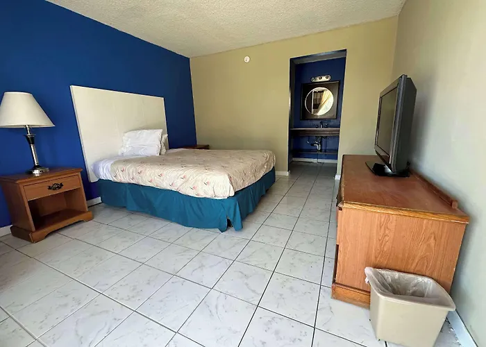 Ramada By Wyndham Lumberton Nc North