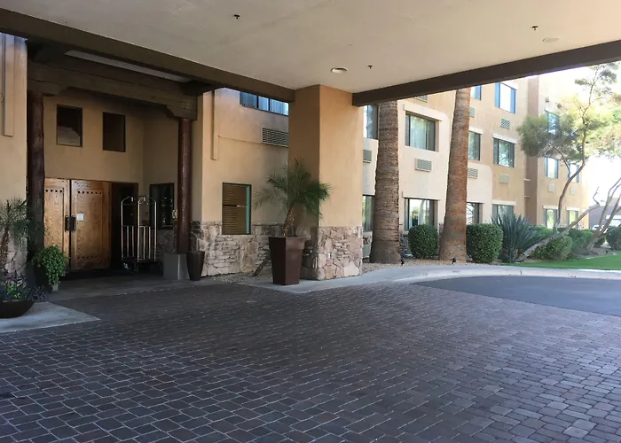 Red Lion Inn & Suites Goodyear Newly Renovated