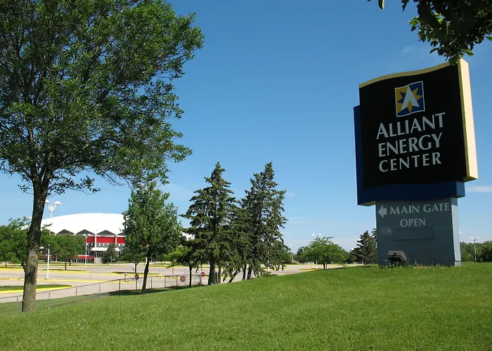 Fairfield By Marriott Inn & Suites Madison South