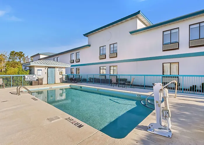 Baymont By Wyndham N Myrtle Beach - Park & Sports Complex Area