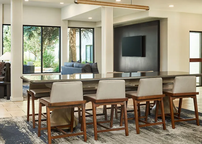 Courtyard By Marriott Fort Collins