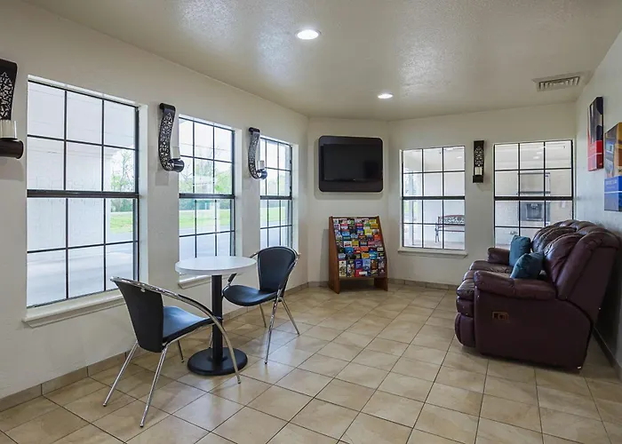 Motel 6-Madisonville, Tx