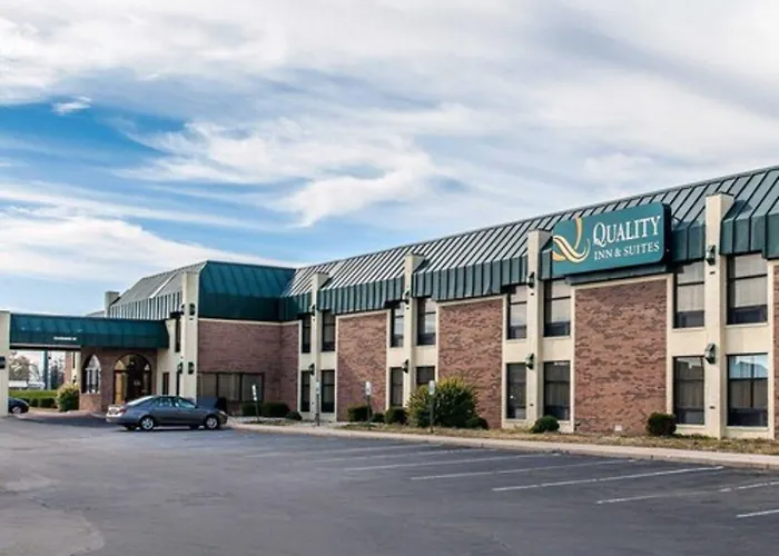 Quality Inn & Suites Shelbyville I-74