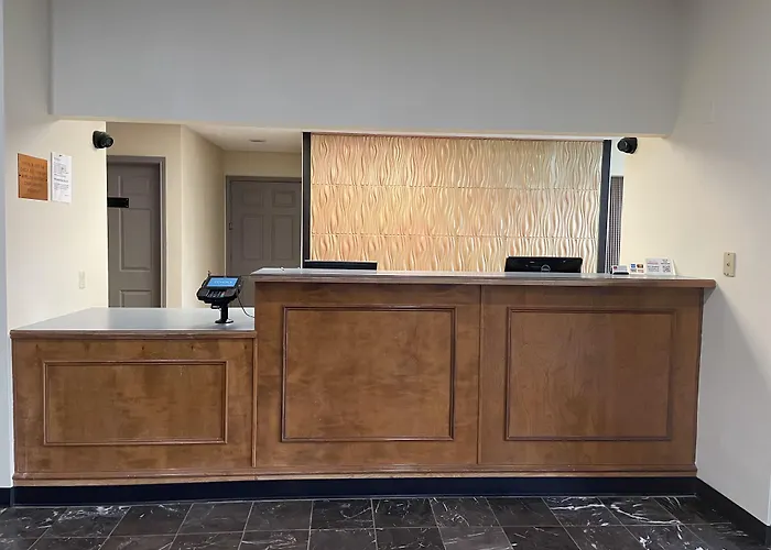 Econo Lodge Inn & Suites Sweetwater I-20