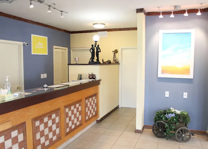 Days Inn By Wyndham Suites Fredericksburg