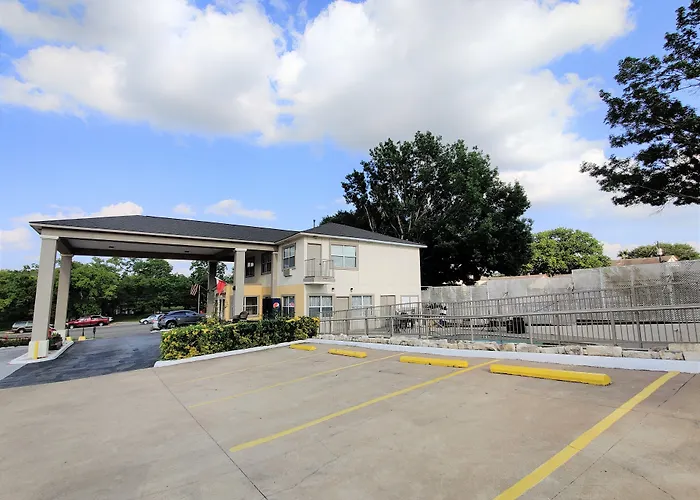Days Inn By Wyndham Suites Fredericksburg