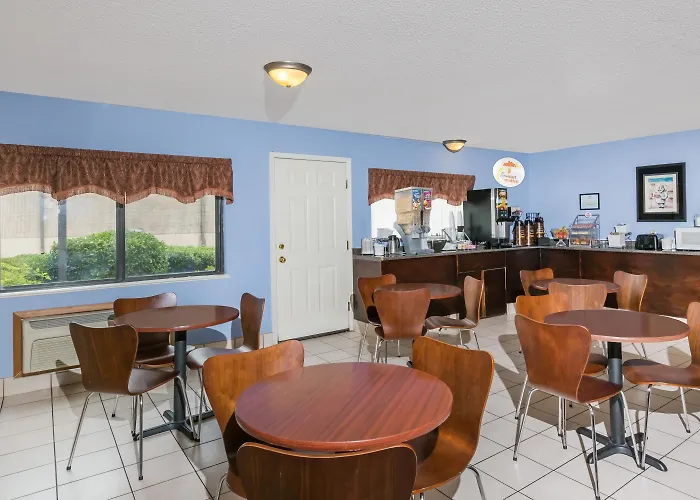 Super 8 By Wyndham Jonesboro