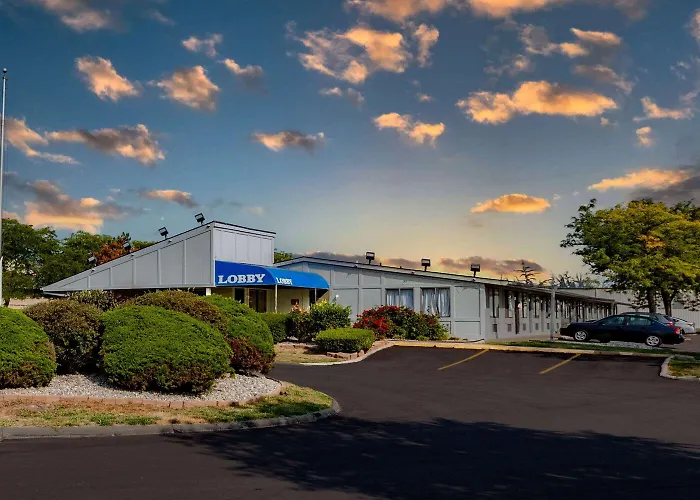 Travelodge By Wyndham Monroe