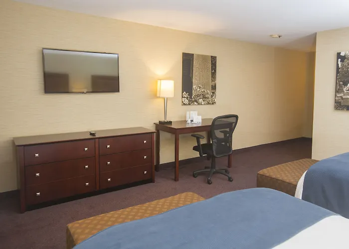 Ivy Court Inn And Suites